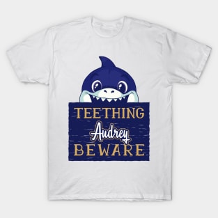 Audrey - Funny Kids Shark - Personalized Gift Idea - Bambini T-Shirt